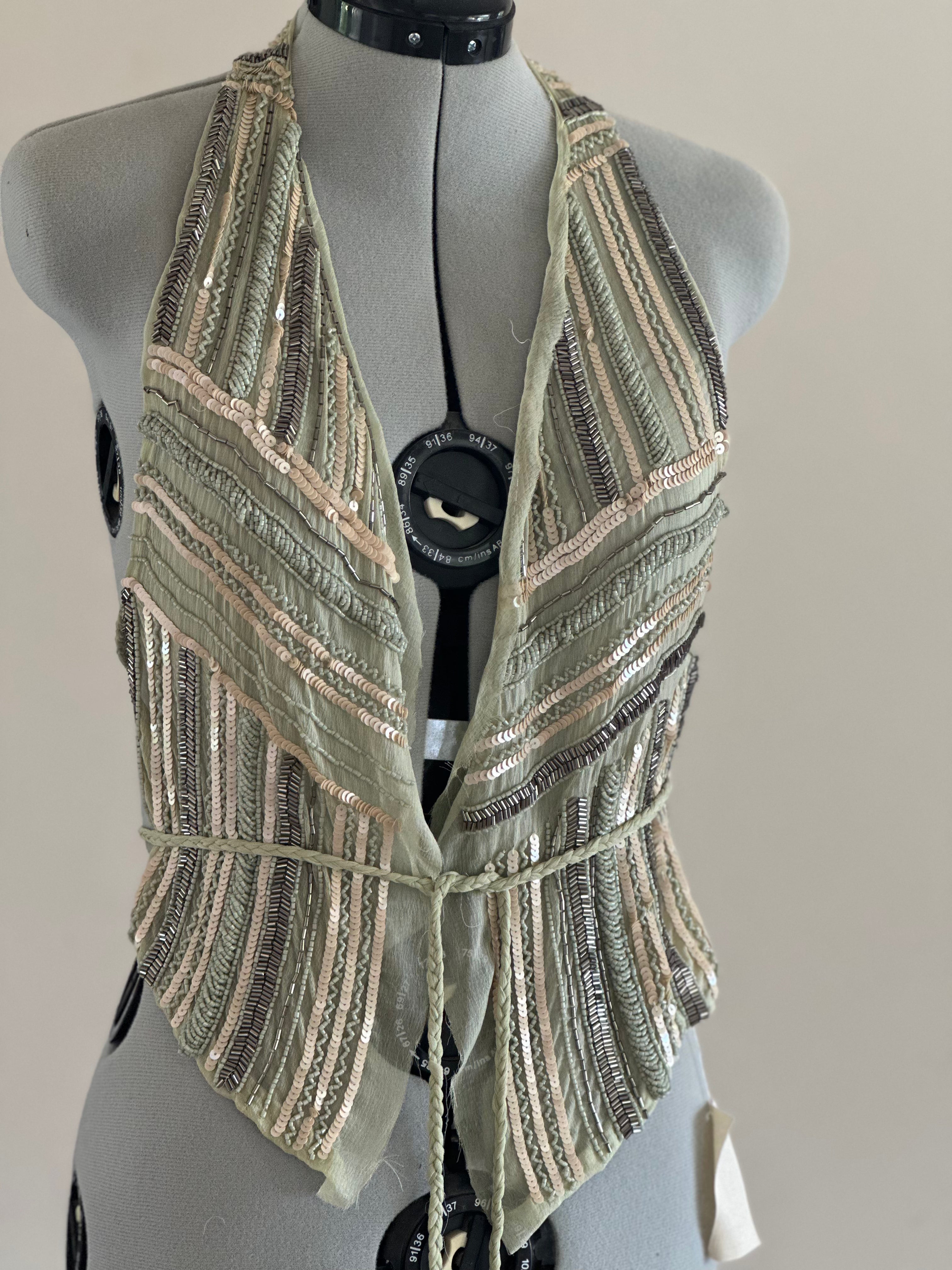 Banu Vest
